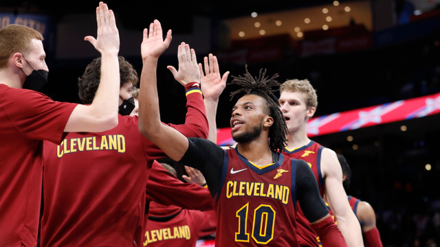 奖杯背后都 奖杯背后都